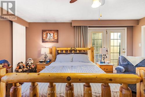 1239 Westbrook Road, West Lincoln, ON - Indoor Photo Showing Bedroom