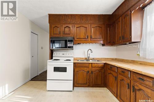 509 Montreal Street, Regina, SK - Indoor Photo Showing Kitchen With Double Sink