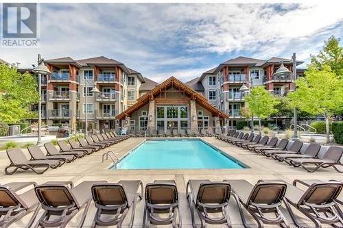 1099 Sunset Drive Unit# 140, Kelowna, BC - Outdoor With In Ground Pool