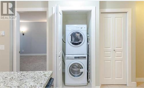 1099 Sunset Drive Unit# 140, Kelowna, BC - Indoor Photo Showing Laundry Room