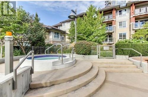 1099 Sunset Drive Unit# 140, Kelowna, BC - Outdoor With In Ground Pool