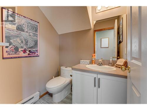 465 Silver Queen Road Unit# A, Vernon, BC - Indoor Photo Showing Bathroom