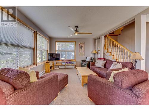 465 Silver Queen Road Unit# A, Vernon, BC - Indoor Photo Showing Living Room