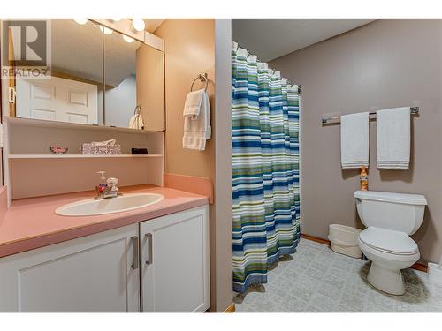 465 Silver Queen Road Unit# A, Vernon, BC - Indoor Photo Showing Bathroom