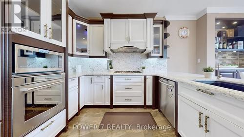 143 Beckett Avenue, Markham, ON - Indoor Photo Showing Kitchen With Upgraded Kitchen