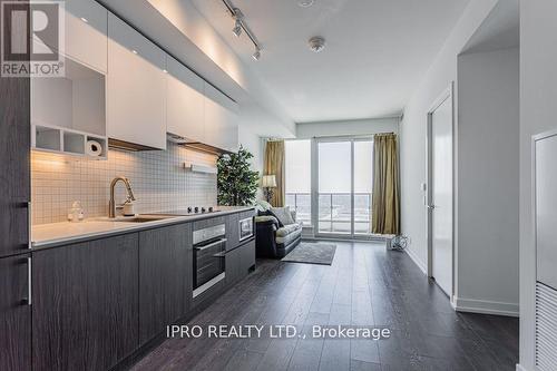 4207 - 898 Portage Parkway, Vaughan, ON - Indoor Photo Showing Kitchen With Double Sink