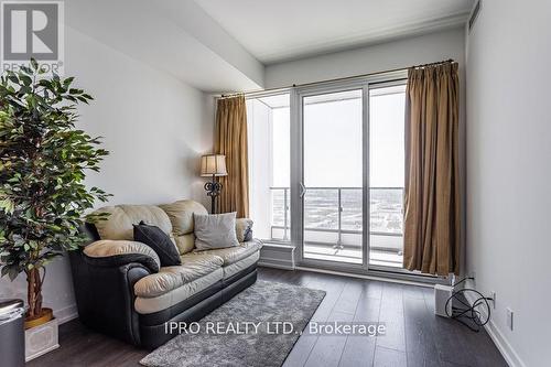 4207 - 898 Portage Parkway, Vaughan, ON - Indoor Photo Showing Living Room