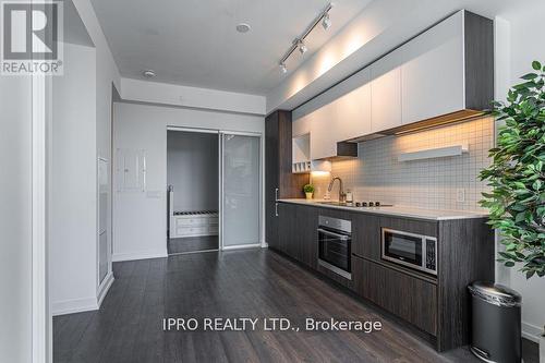 4207 - 898 Portage Parkway, Vaughan, ON - Indoor Photo Showing Kitchen