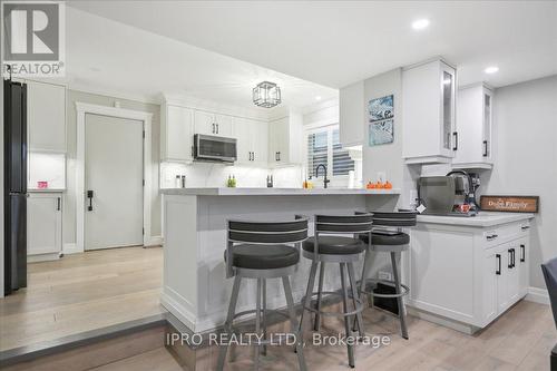 2153 Marc Lane, Burlington, ON - Indoor Photo Showing Kitchen