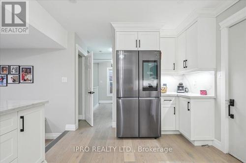 2153 Marc Lane, Burlington, ON - Indoor Photo Showing Kitchen