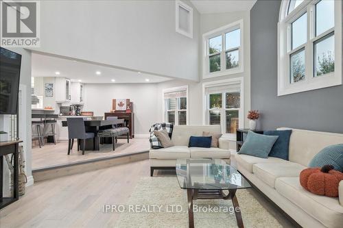 2153 Marc Lane, Burlington, ON - Indoor Photo Showing Living Room