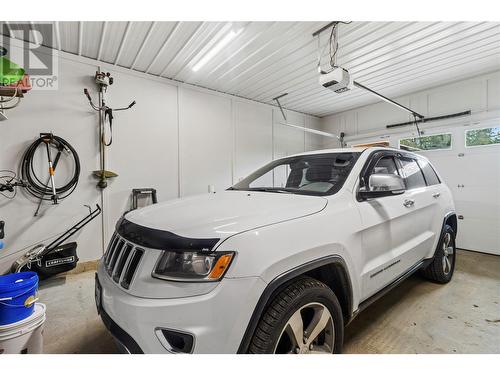 6600 Park Hill Road Ne, Salmon Arm, BC - Indoor Photo Showing Garage