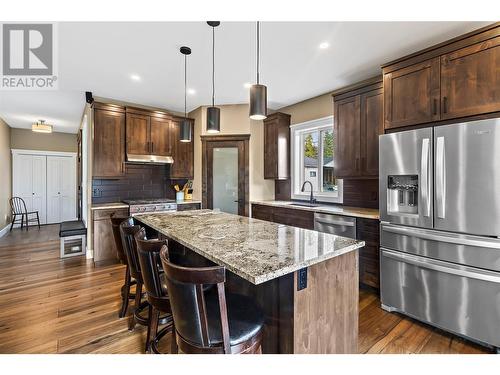 6600 Park Hill Road Ne, Salmon Arm, BC - Indoor Photo Showing Kitchen With Upgraded Kitchen