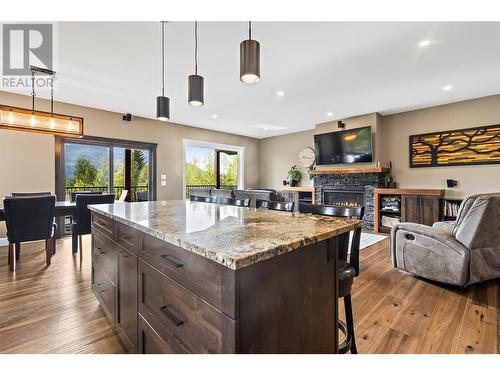 6600 Park Hill Road Ne, Salmon Arm, BC - Indoor With Fireplace