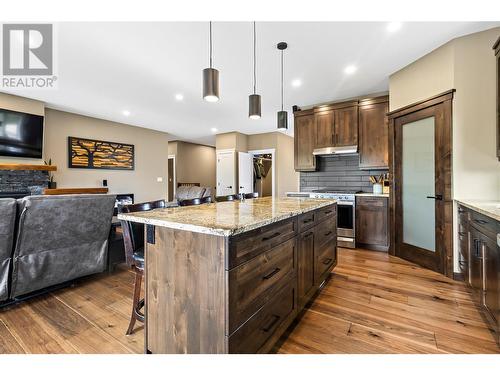 6600 Park Hill Road Ne, Salmon Arm, BC - Indoor Photo Showing Kitchen With Upgraded Kitchen