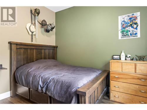 6600 Park Hill Road Ne, Salmon Arm, BC - Indoor Photo Showing Bedroom