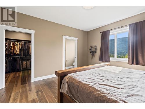 6600 Park Hill Road Ne, Salmon Arm, BC - Indoor Photo Showing Bedroom