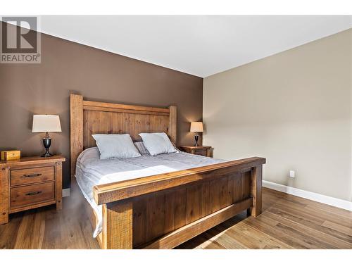 6600 Park Hill Road Ne, Salmon Arm, BC - Indoor Photo Showing Bedroom