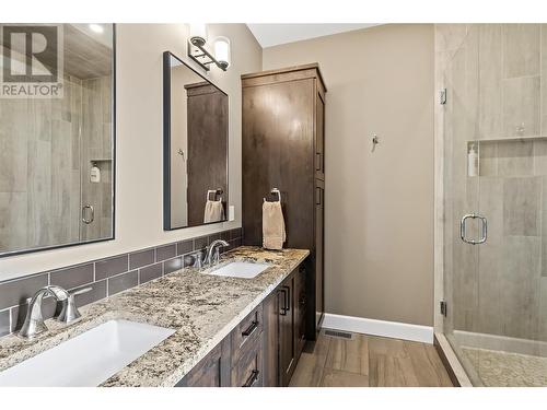 6600 Park Hill Road Ne, Salmon Arm, BC - Indoor Photo Showing Bathroom