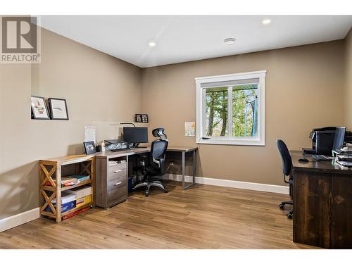 6600 Park Hill Road Ne, Salmon Arm, BC - Indoor Photo Showing Office