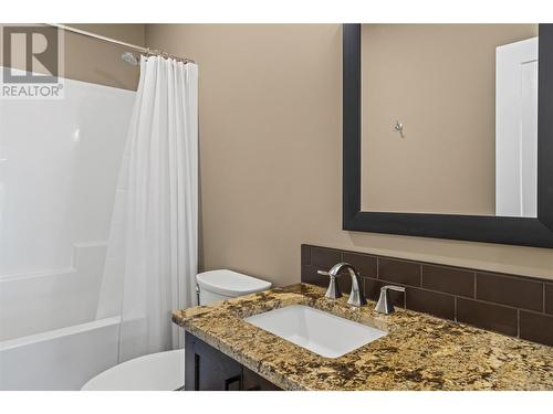 6600 Park Hill Road Ne, Salmon Arm, BC - Indoor Photo Showing Bathroom