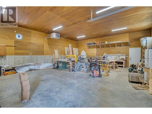 6600 Park Hill Road Ne, Salmon Arm, BC - Indoor Photo Showing Garage