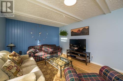 2514 Ridgeview Drive, Prince George, BC - Indoor Photo Showing Living Room