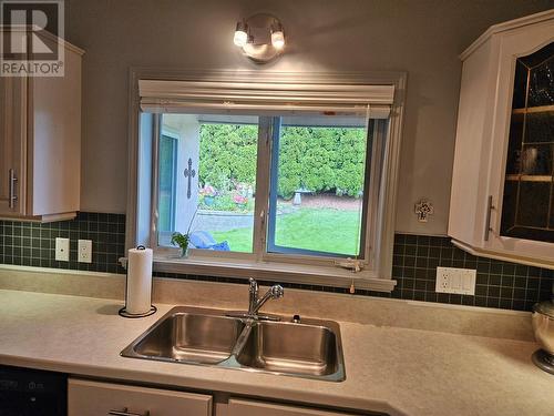 9800 Turner Street Unit# 50, Summerland, BC - Indoor Photo Showing Kitchen With Double Sink