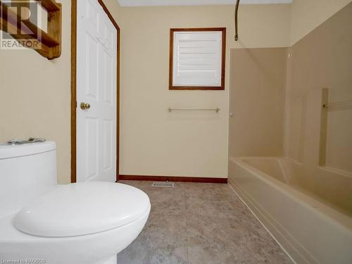 Shared ensuite - 838 Mackendrick Drive, Kincardine, ON - Indoor Photo Showing Bathroom