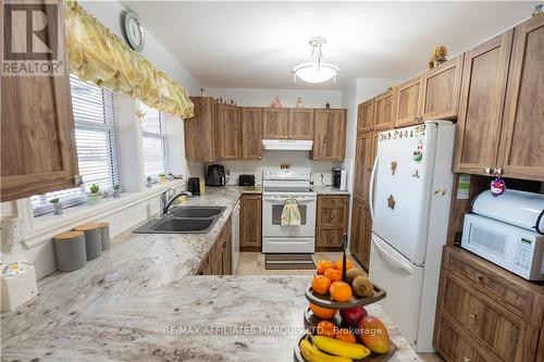 4753 County Road 15 Road, South Stormont (716 - South Stormont (Cornwall) Twp), ON - Indoor Photo Showing Kitchen With Double Sink