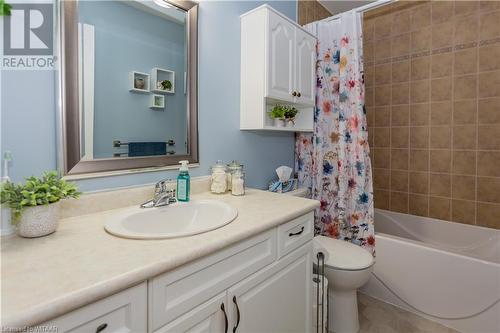 34 Shelton Drive, Ingersoll, ON - Indoor Photo Showing Bathroom