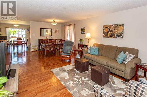 34 Shelton Drive, Ingersoll, ON - Indoor Photo Showing Living Room