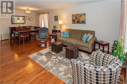 34 Shelton Drive, Ingersoll, ON - Indoor Photo Showing Living Room