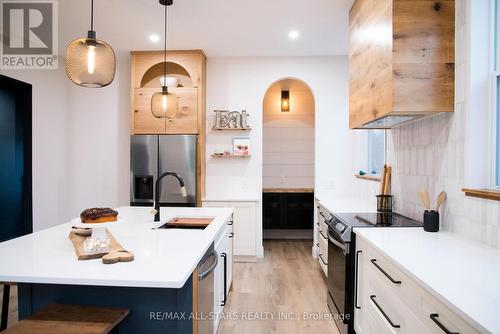 206135 Sykes Street N, Meaford, ON - Indoor Photo Showing Kitchen With Upgraded Kitchen