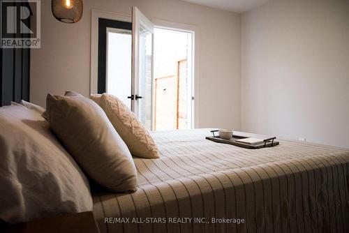 206135 Sykes Street N, Meaford, ON - Indoor Photo Showing Bedroom