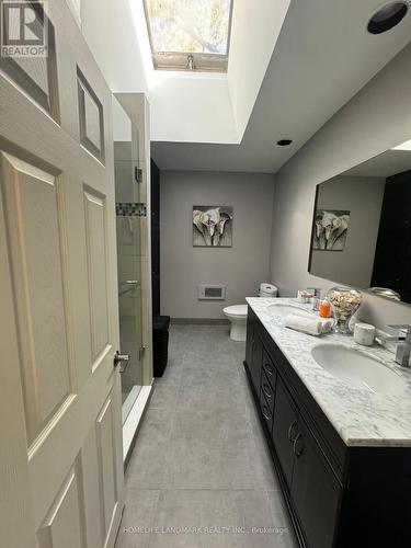 174 Steeles Avenue E, Markham, ON - Indoor Photo Showing Bathroom