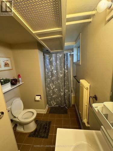 174 Steeles Avenue E, Markham, ON - Indoor Photo Showing Bathroom