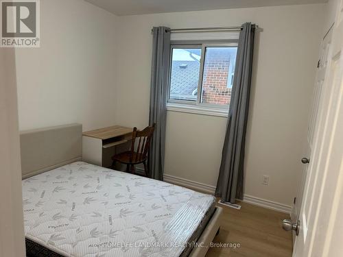 Upper - 2527 Kingsberry Crescent, Mississauga, ON - Indoor Photo Showing Bedroom