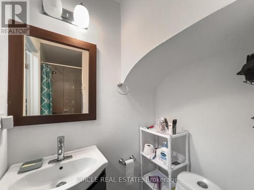 4639 Simcoe Street, Niagara Falls, ON - Indoor Photo Showing Bathroom