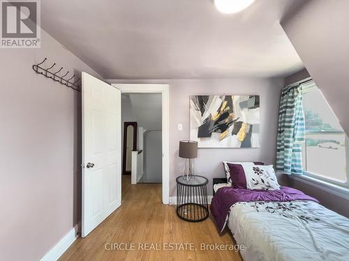 4639 Simcoe Street, Niagara Falls, ON - Indoor Photo Showing Bedroom