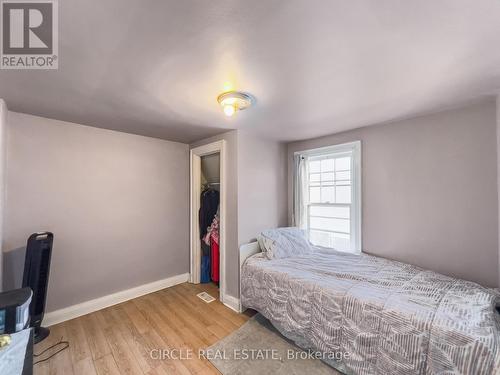 4639 Simcoe Street, Niagara Falls, ON - Indoor Photo Showing Bedroom