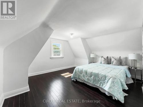 4639 Simcoe Street, Niagara Falls, ON - Indoor Photo Showing Bedroom