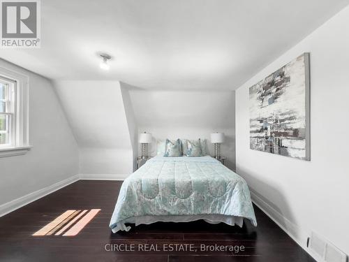 4639 Simcoe Street, Niagara Falls, ON - Indoor Photo Showing Bedroom