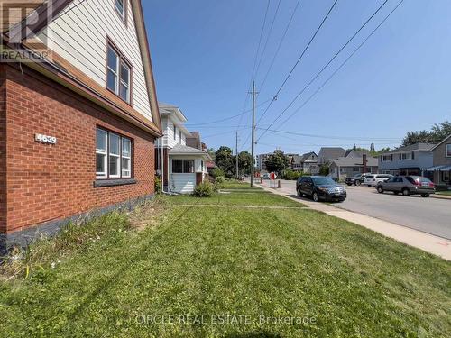 4639 Simcoe Street, Niagara Falls, ON - Outdoor