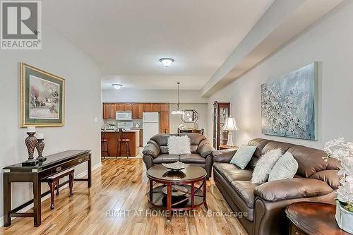 305 - 391 Plains Road E, Burlington, ON - Indoor Photo Showing Living Room