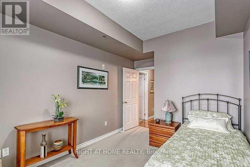 305 - 391 Plains Road E, Burlington, ON - Indoor Photo Showing Bedroom