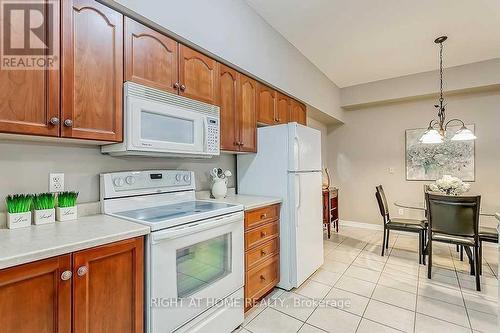 305 - 391 Plains Road E, Burlington, ON - Indoor Photo Showing Kitchen