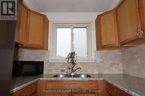 713 Bayla Court, Oshawa, ON - Indoor Photo Showing Kitchen With Double Sink