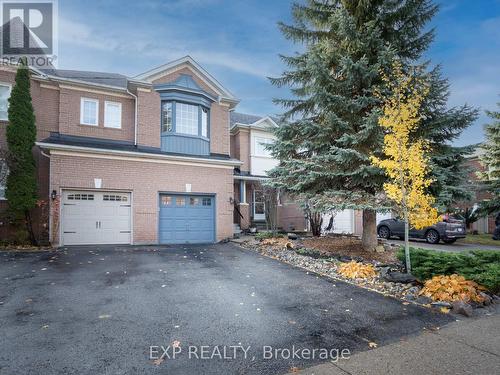 286 Denise Circle, Newmarket, ON - Outdoor With Facade