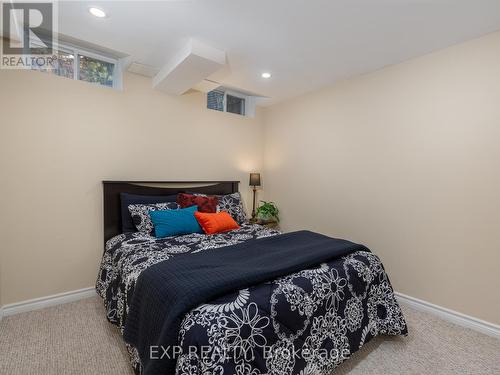 286 Denise Circle, Newmarket, ON - Indoor Photo Showing Bedroom